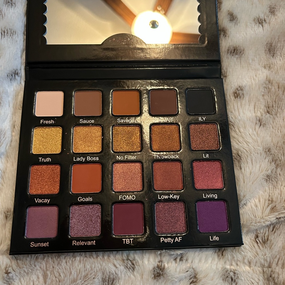 Violet Voss Pro Hashtag Eye Shadow Palette